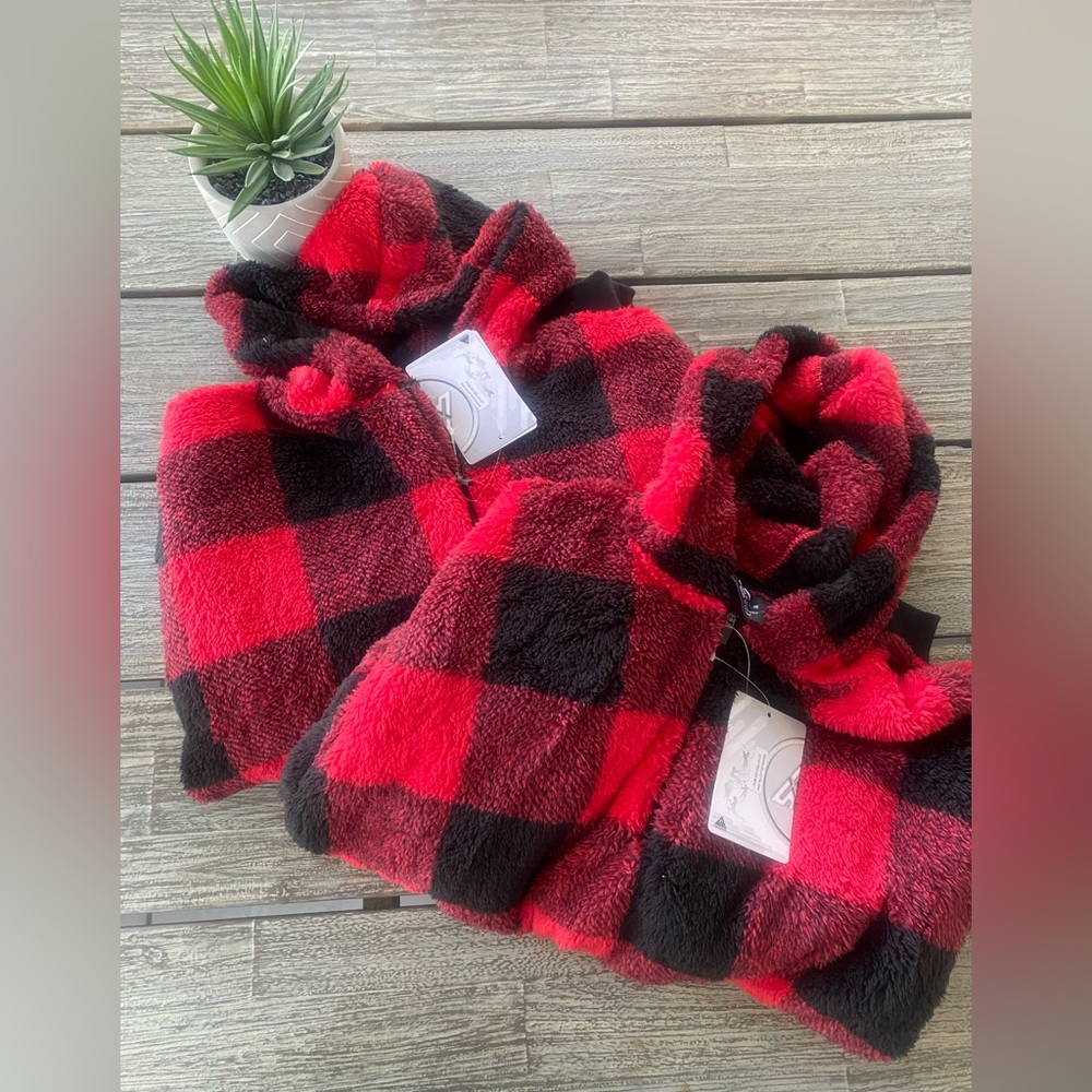 NWT Girls Red & Black Sherpa Fleece Hooded Pullover Sweatshirt, Sz 14-15 - Picture 1 of 6